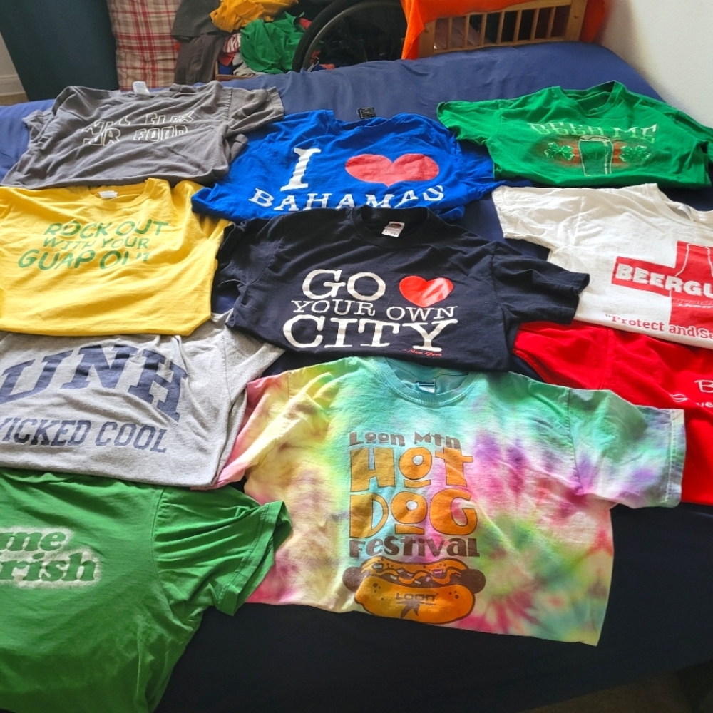 Lot of 12 large novelty tees t-shirts